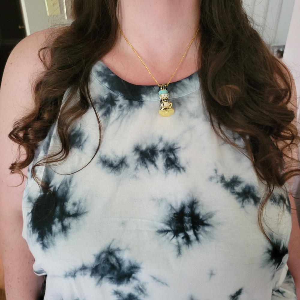 Alice in Wonderland Golden Teacup Party Necklace - Picture 13 of 16